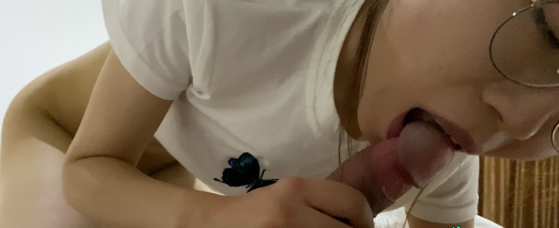 贵州美容院老板娘 孙忆梦 旅游期间艳遇帅气小伙 在酒店拍下口交吃鸡巴不雅视频惨遭流出 骚浪母狗彻底傻眼