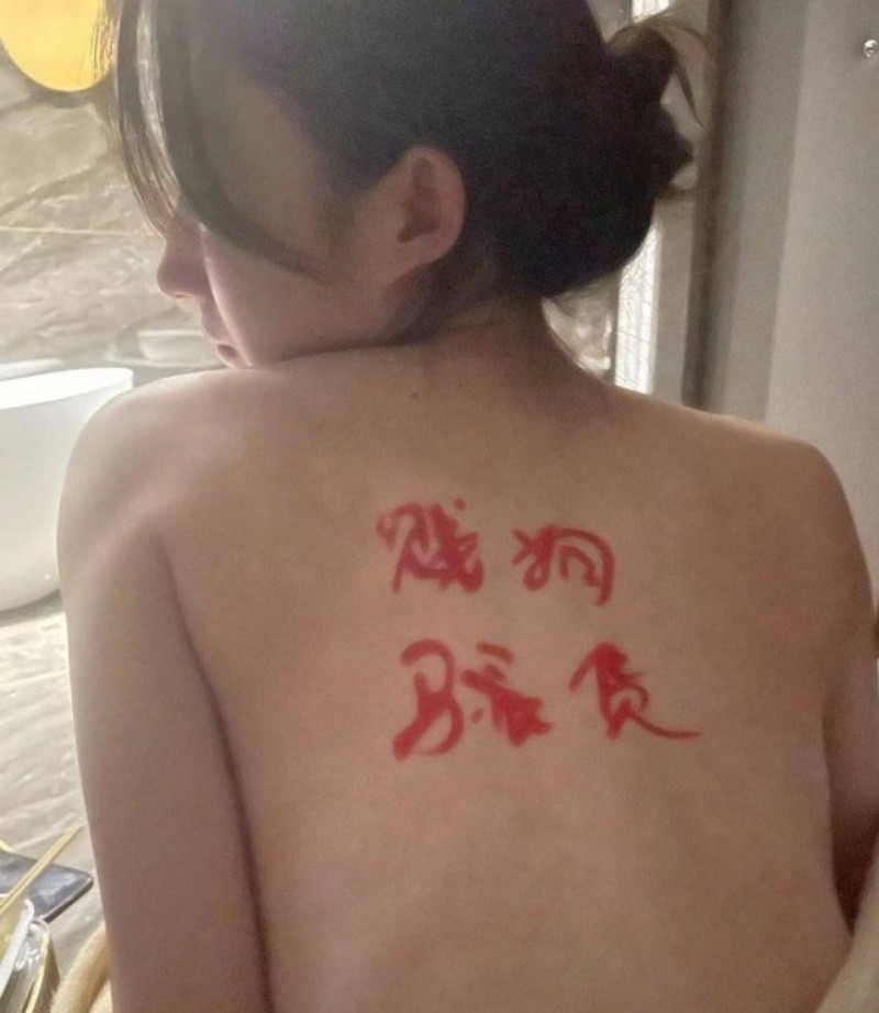沈阳师范大学反差婊女神 张雨婷 酒店开房视频流出 跪舔深喉吞吐鸡巴后被学长粗爆抽插狂操