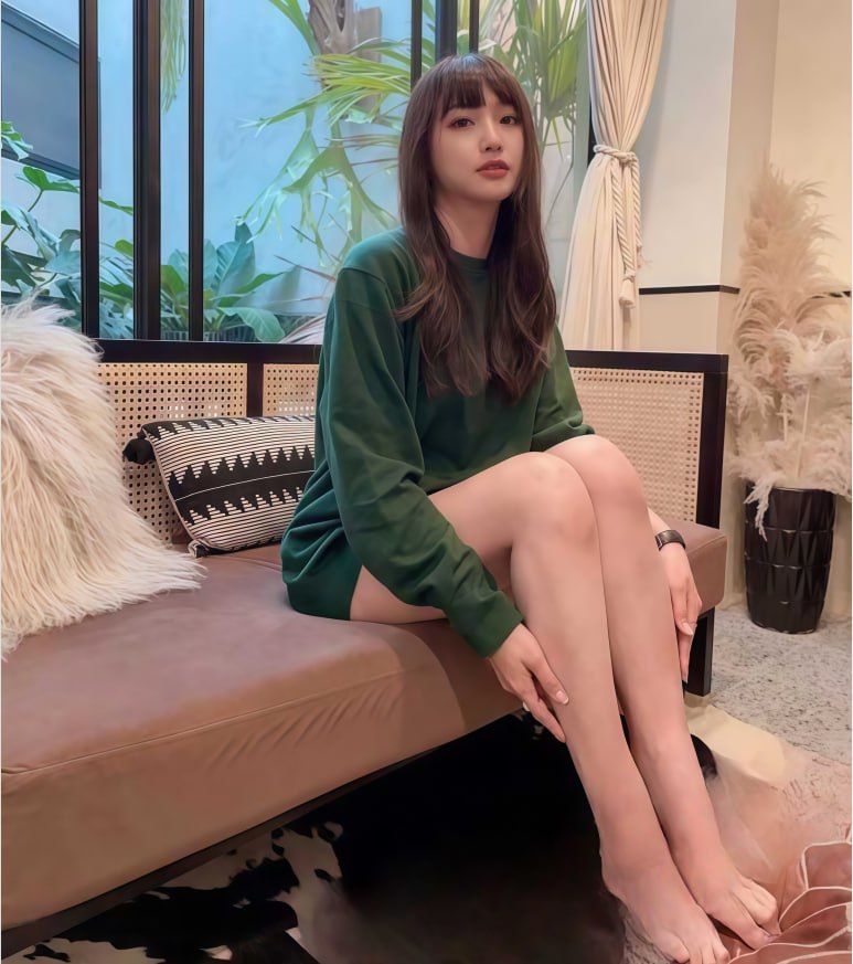 河北石家庄宝马4S店女销售 张霞 为达业绩毫无底线 咨询就发裸照买车就陪睡 这是卖车还是卖逼啊？