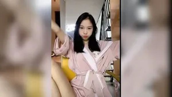 开朗女神第一视角吃棒棒很卖力 后入插销魂骚叫