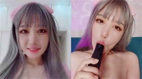 骚逼妹子性感不，学会用道具了淫液流出 全程露脸丝袜自慰诱惑