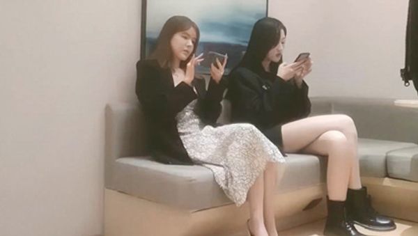 极品外围双飞看两个女神配合无间淫荡之极一代大佬凭颜值打天下