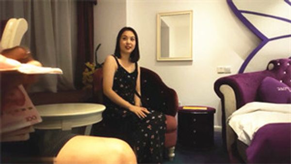 23岁甜美外围小姐姐数完现金好开心极度配合被干逼娇喘阵阵