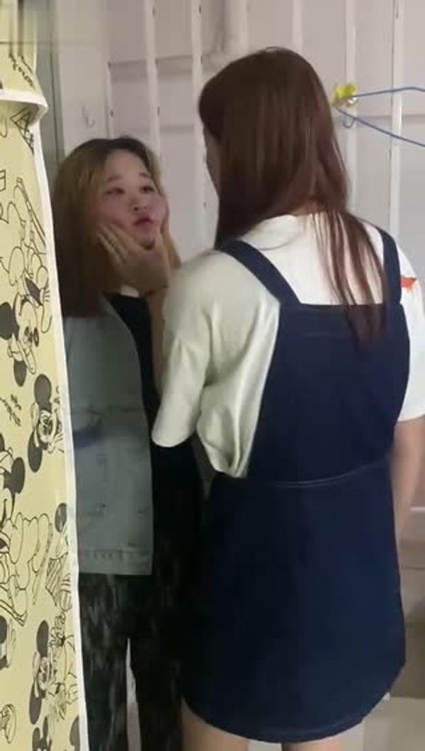 山东新闻：3个女孩+1个男孩都是畜生，打一个女孩