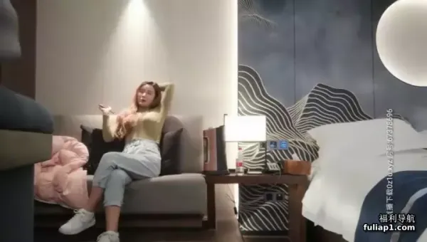 波浪长发高颜值极品大奶外围妹 连体网袜蜜桃美臀 扶着美臀后入爆操爽的淫叫