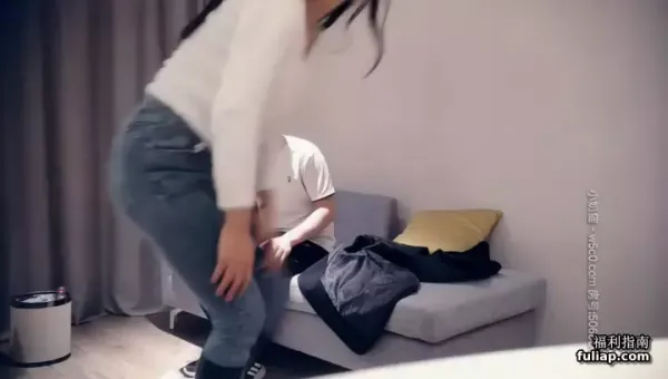 顶级蜜桃美臀高端外围美女,腰细胸大