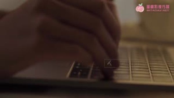 PMX030 室友熟睡女大生忘情洩欲 王筱