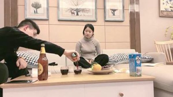 极品良家 小白领 红酒配佳人 粉嫩鲍鱼，黑丝啪啪，超清画质