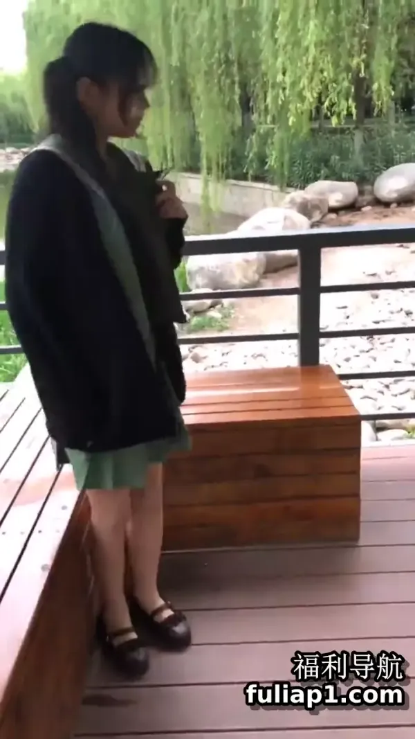 福利姬B站半次元娃娃脸网红嫩妹马X琪极限挑战人来人往公园麦德龙各种露出户外啪啪自慰