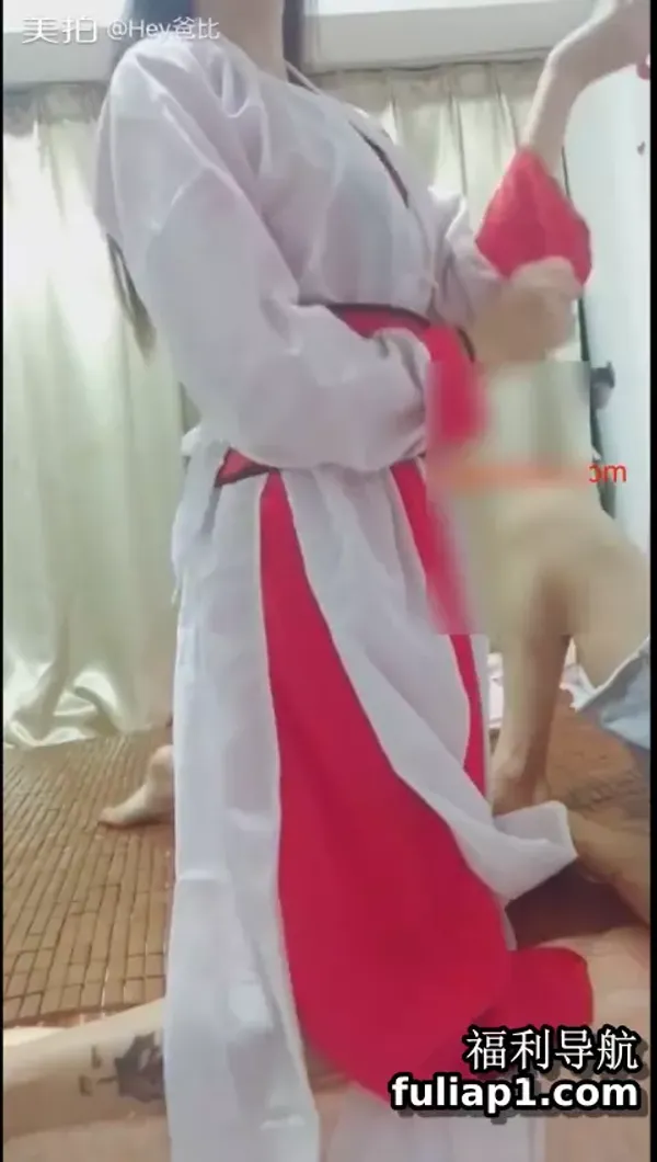 火爆网红女神鹿少女扮演紫霞仙子从天而降被勐男发现被迫啪啪,说：我和至尊宝干过,使劲操我,受不了了!