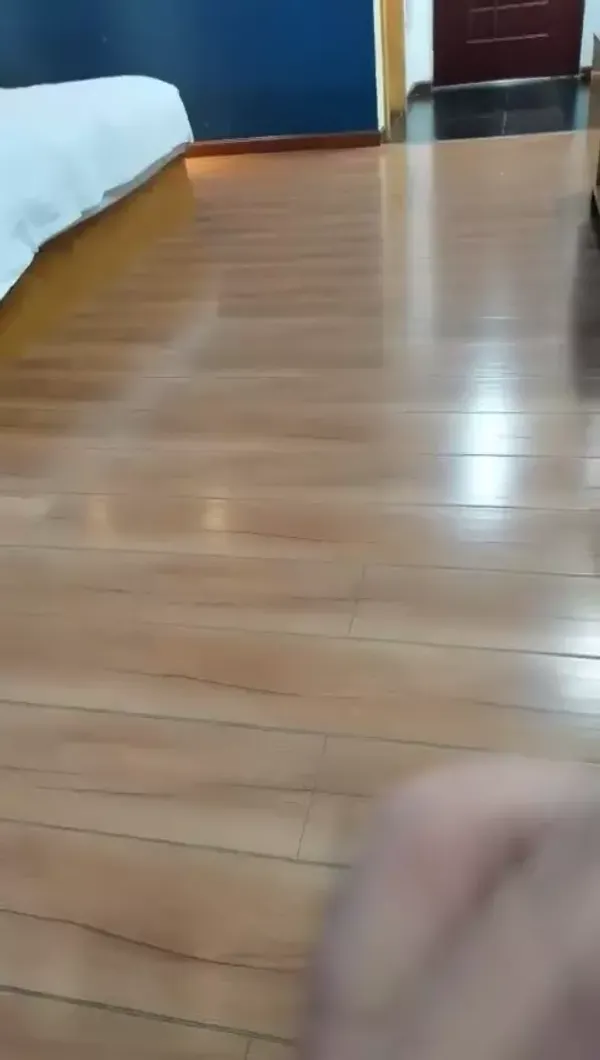 良家小少妇登门来相会，人妻最懂男人心，无套啪啪，口交卖骚，浪劲十足小荡妇