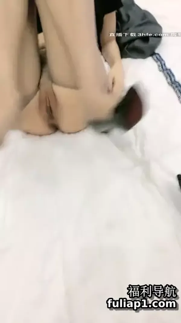 2020,07,06‖公寓‖金心黑T‖灰丝高跟‖撅着屁股被后入内射