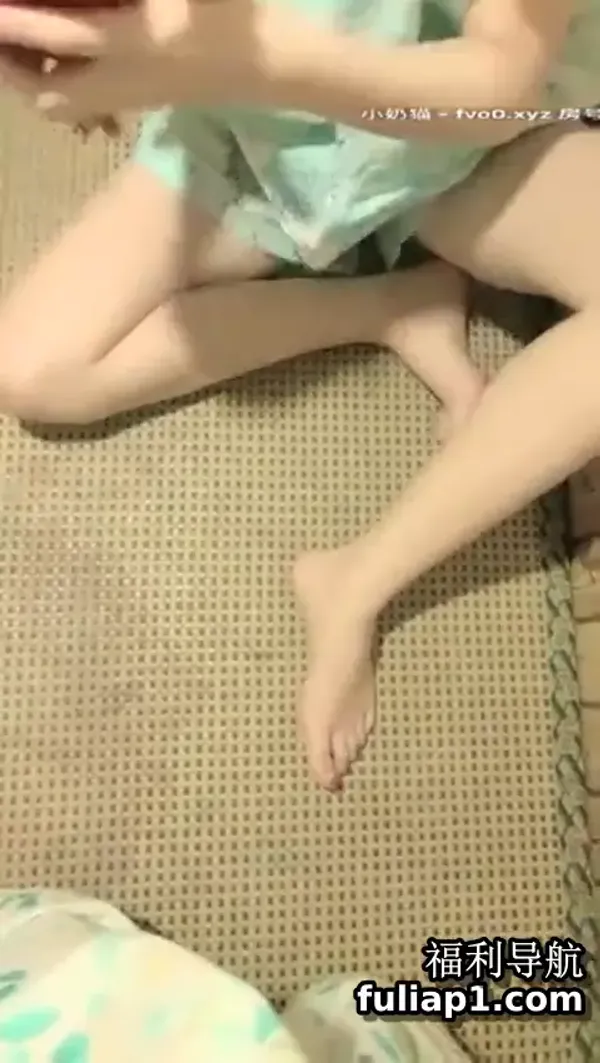 收益榜第八名人气主播【Avove】浴场啪啪，旁边人来人往，蜂腰翘臀无套内射，骚活淫荡指数爆表_-_X