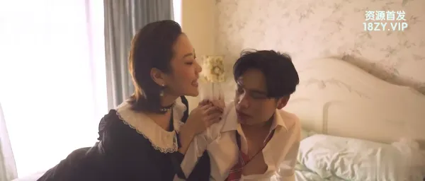 麻豆传媒 - MDSR-0001 《妖女榨汁》 双妖萝莉的争食