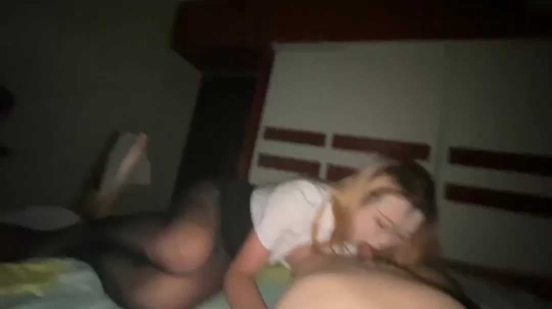 黑丝美女 性感制服口交服务 毒龙舔脚 边舔还边问舒不舒服